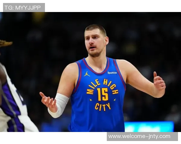 约基奇半场状态火热5投4中轻松斩获14分5篮板2助攻 约基奇半场状态火热5投4中轻松斩获14分5篮板2助攻