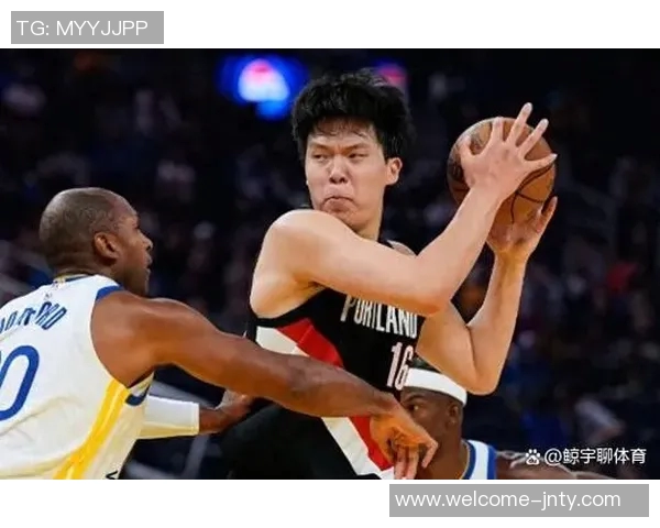 曾令旭点评杨瀚森首秀表现称其需时间适应国内篮球环境