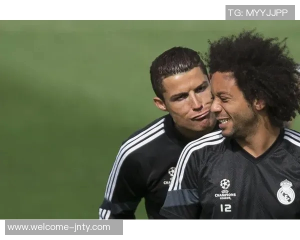 内维尔回忆早年言论伤害路易斯直言收到私信才知冒犯之深 内维尔回忆早年言论伤害路易斯直言收到私信才知冒犯之深