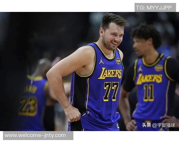 东契奇盛赞湖人潜力巨大里夫斯缺阵与勒布朗缺席影响球队表现 东契奇盛赞湖人潜力巨大里夫斯缺阵与勒布朗缺席影响球队表现